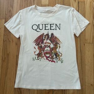 NWOT Queen band T-Shirt short sleeves